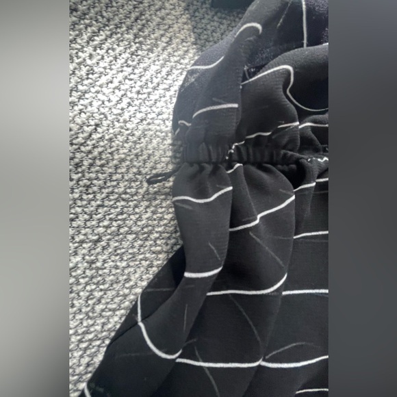 Kensie Black and White Dolman Sleeve Mini Dress - Picture 15 of 16